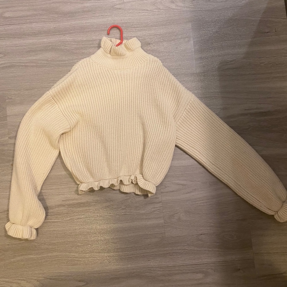 Vestique cream cropped sweater